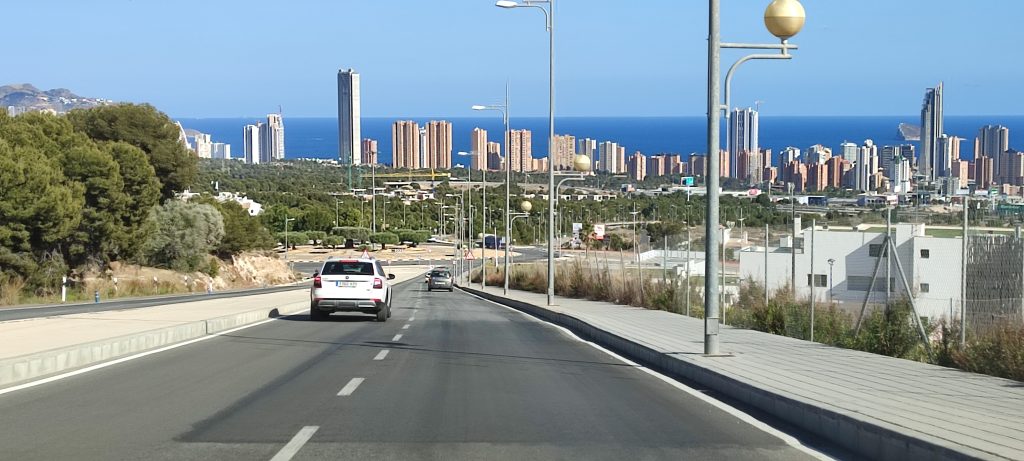 Finestrat-Benidorm-La-Jungla-Inmobiliaria-1024x461 VIVIR EN COSTA BLANCA