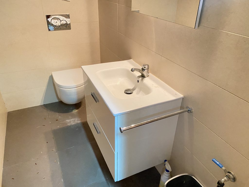 20250128_092712515_iOS-1024x768 INVERSIÓN: LOCAL COMERCIAL CON NAYA.