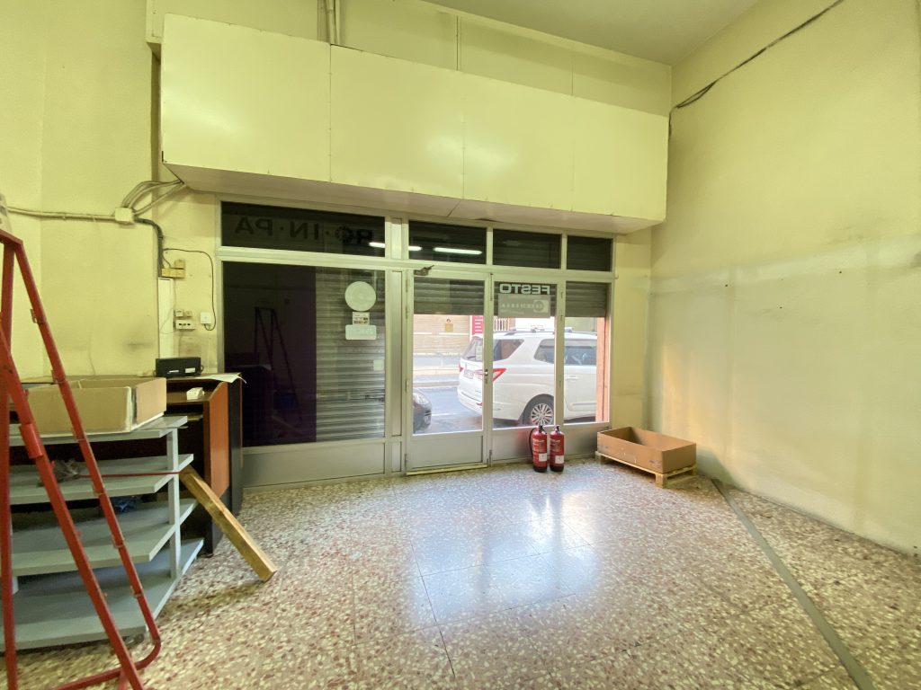 20250128_092722699_iOS-1024x768 INVERSIÓN: LOCAL COMERCIAL CON NAYA.