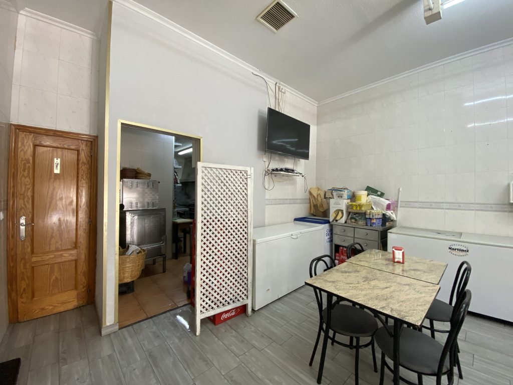 IMG_4085-1024x768 LOCAL RESTAURANTE POR JUBILACIÓN EN TORRELLANO